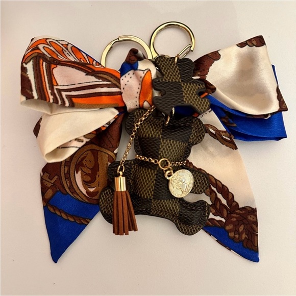 Teddy Bear Keycharm with Silk Twilly - Picture 3 of 3